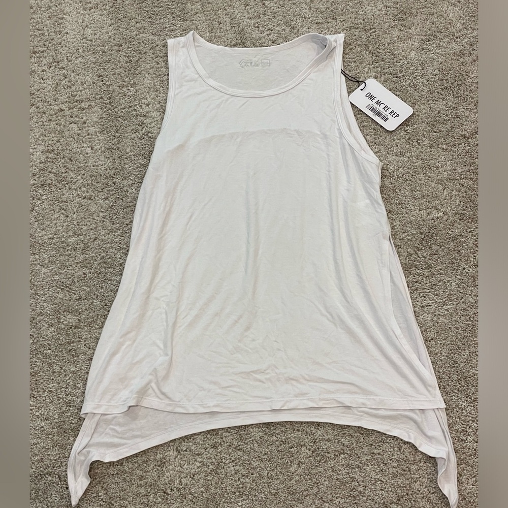 Zyia Long Finesse Slit Tank in white size Medium